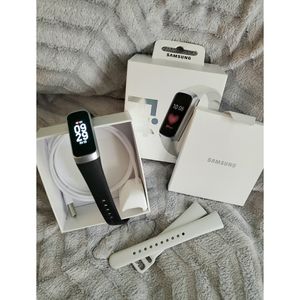 Samsung Galaxy Fit 2019 (Silver)